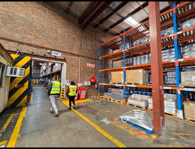12,000M² WAREHOUSE TO LET IN DENVER